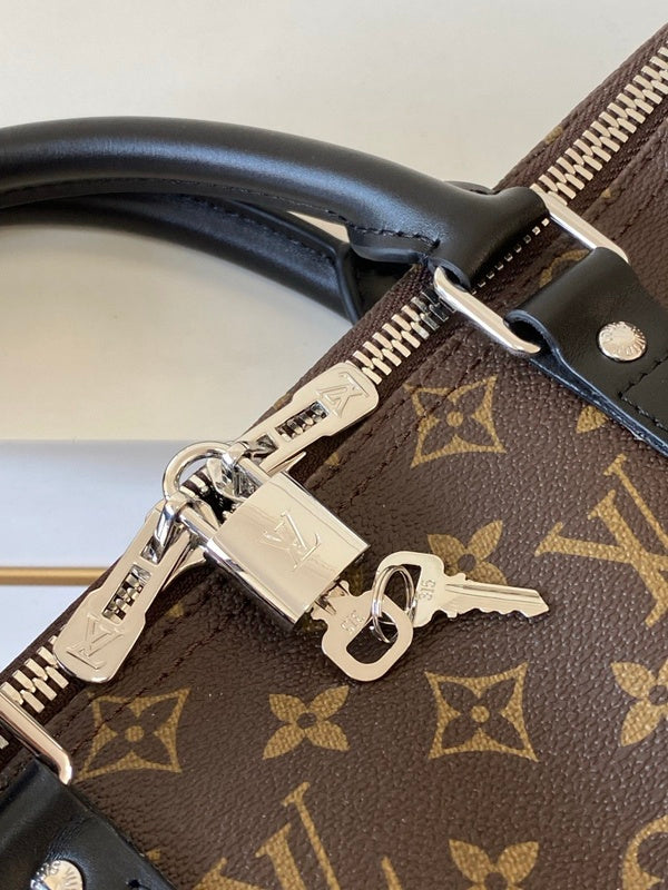 Alice Bags- Louis Vuittons  - 16564
