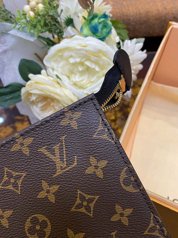 Alice  Bags- Louis Vuittons  - 16579