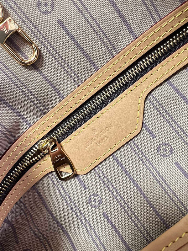 Alice Bags- Louis Vuittons  - 16263