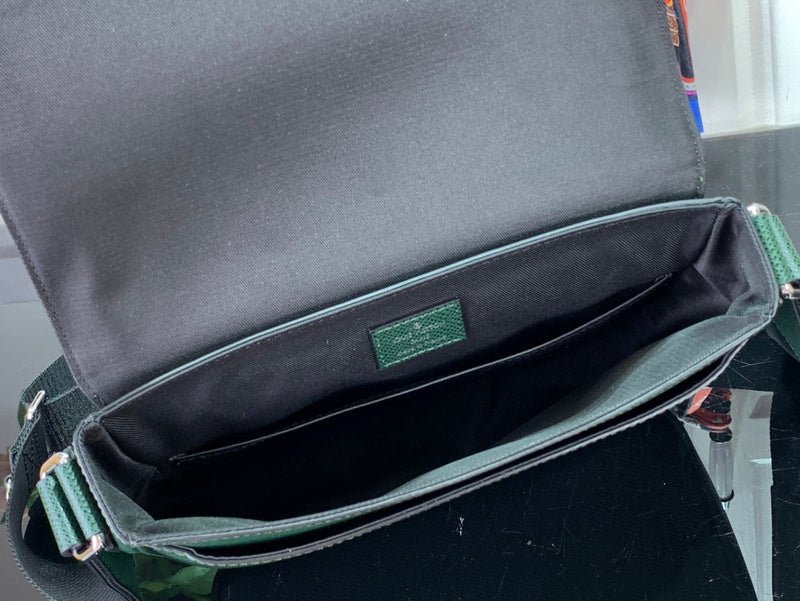 Alice Bags- Louis Vuittons  - 16212