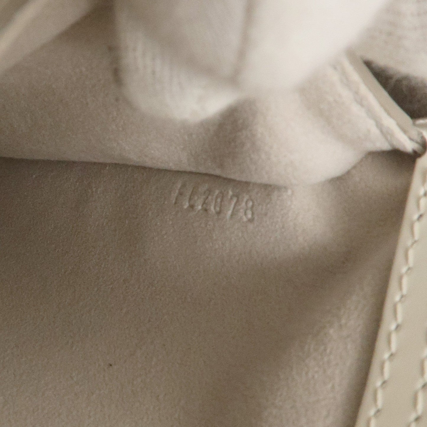 Louis Vuitton Epi Alma Hand Bag GM White Ivoire M5280J