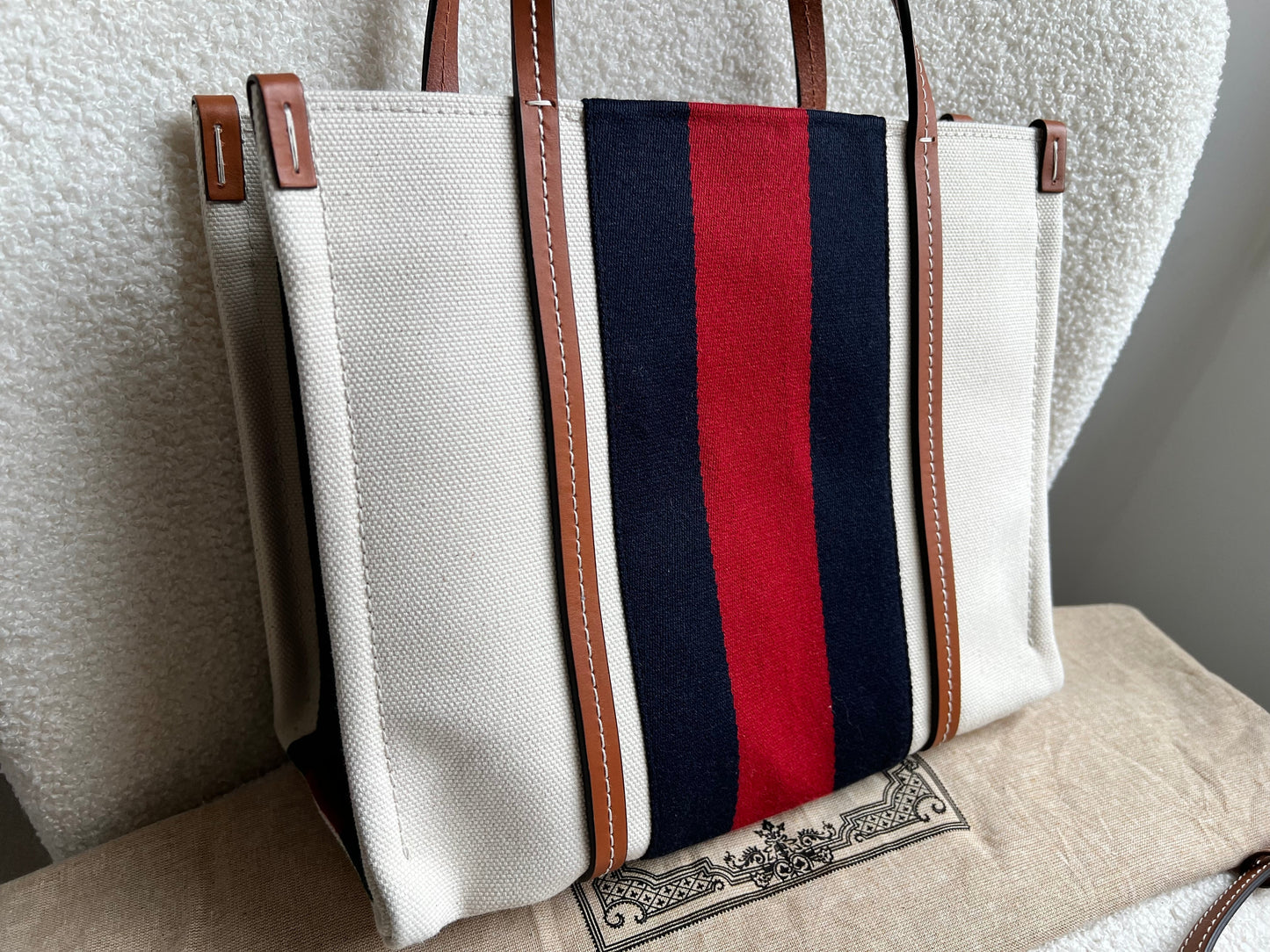 Gucci Small Interlocking GG Tote Bag (£1220)