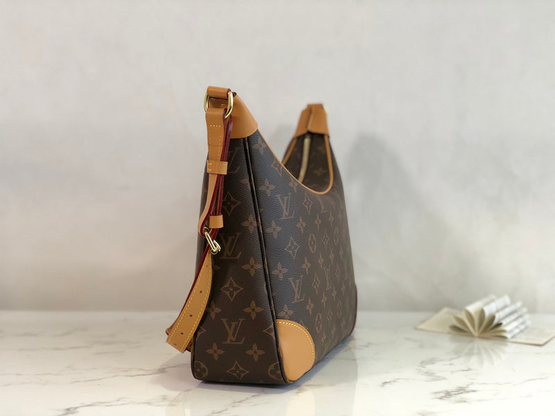 Alice Bags- Louis Vuittons  - 16064