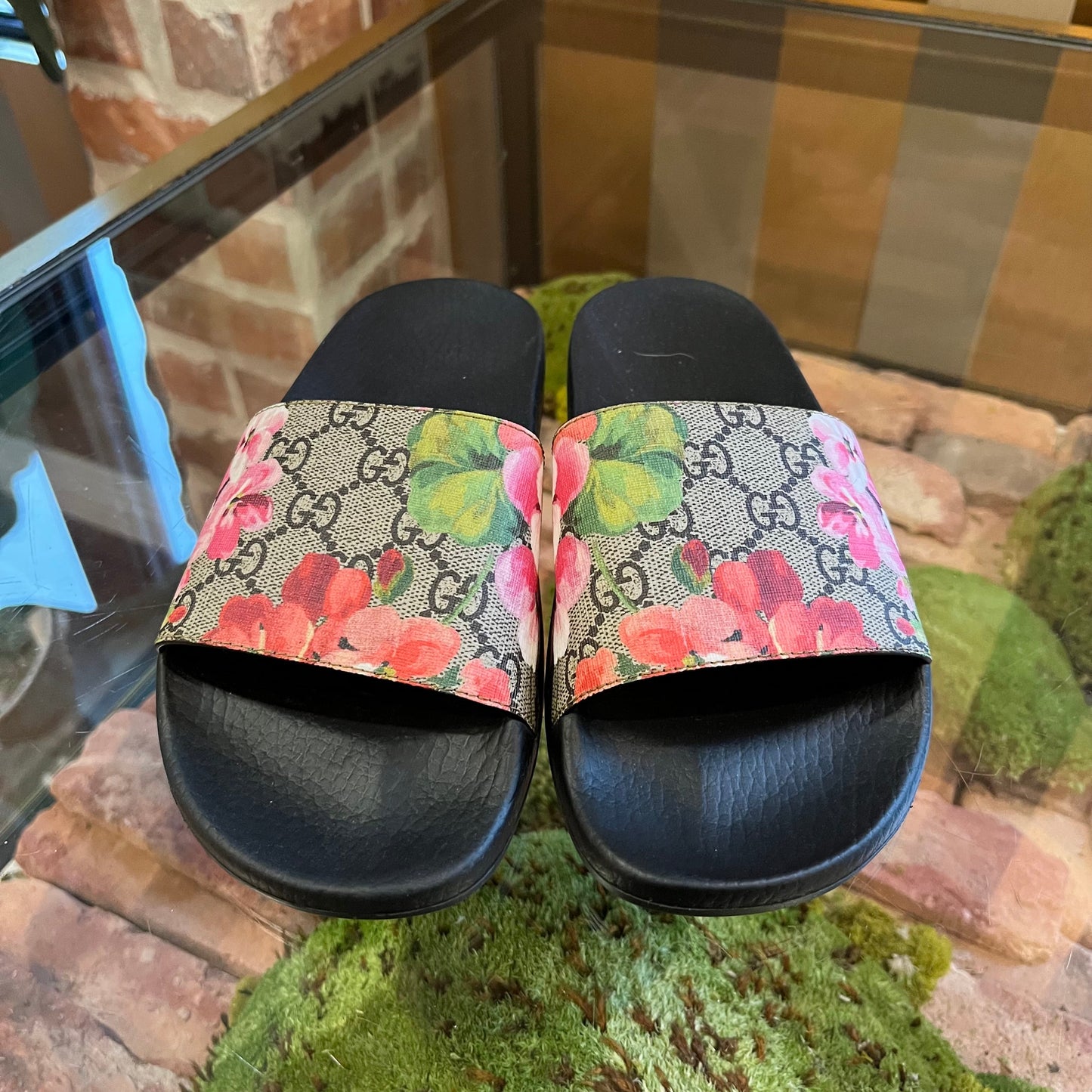 GUCCI Blooms Rubber Slides SZ 37