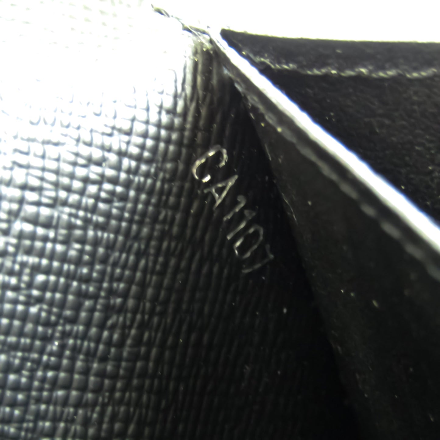 Louis Vuitton Black Leather Portefeuille Brazza wallet accessories
