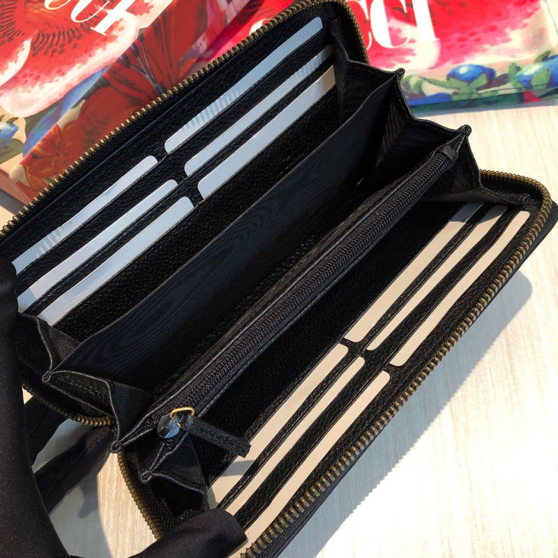 Gucci   Luxury Bags  878