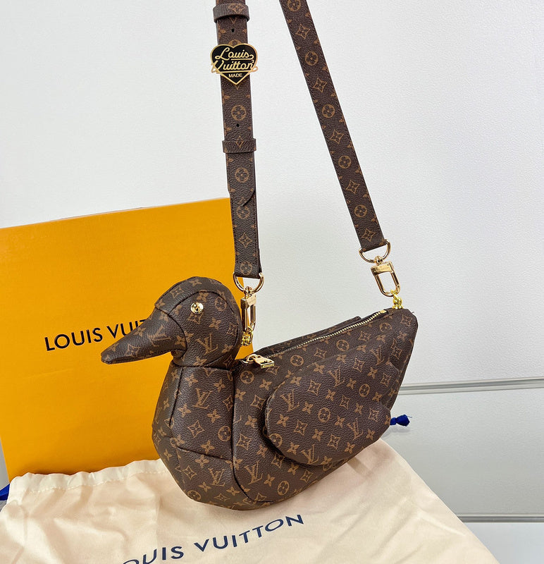 Alice Bags- Louis Vuittons  - 16602