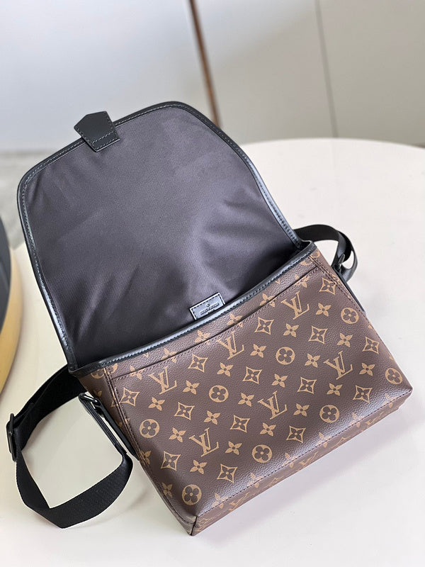 Alice Bags- Louis Vuittons  - 16226