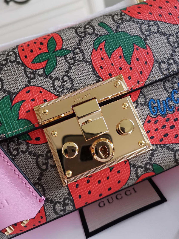 Gucci   Luxury Bags  1382