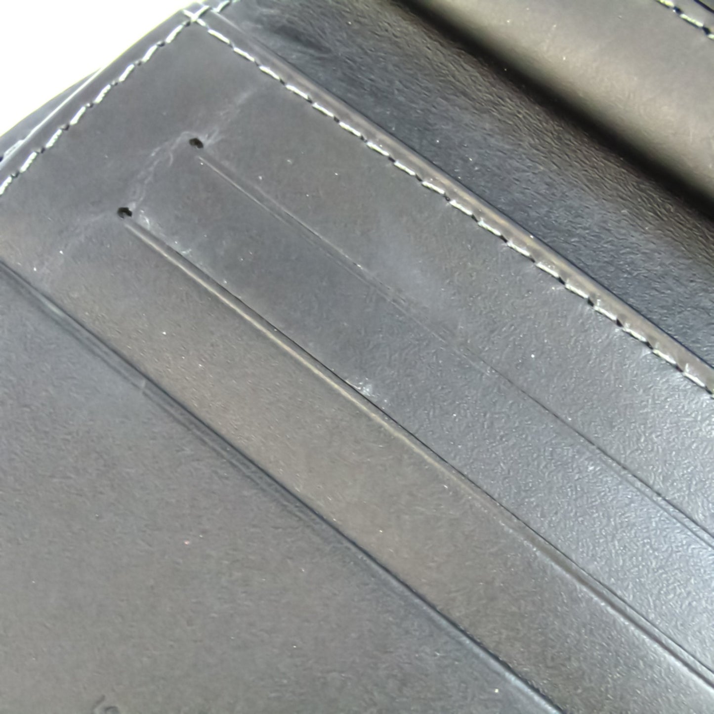 Louis Vuitton Black Leather Utah wallet accessories