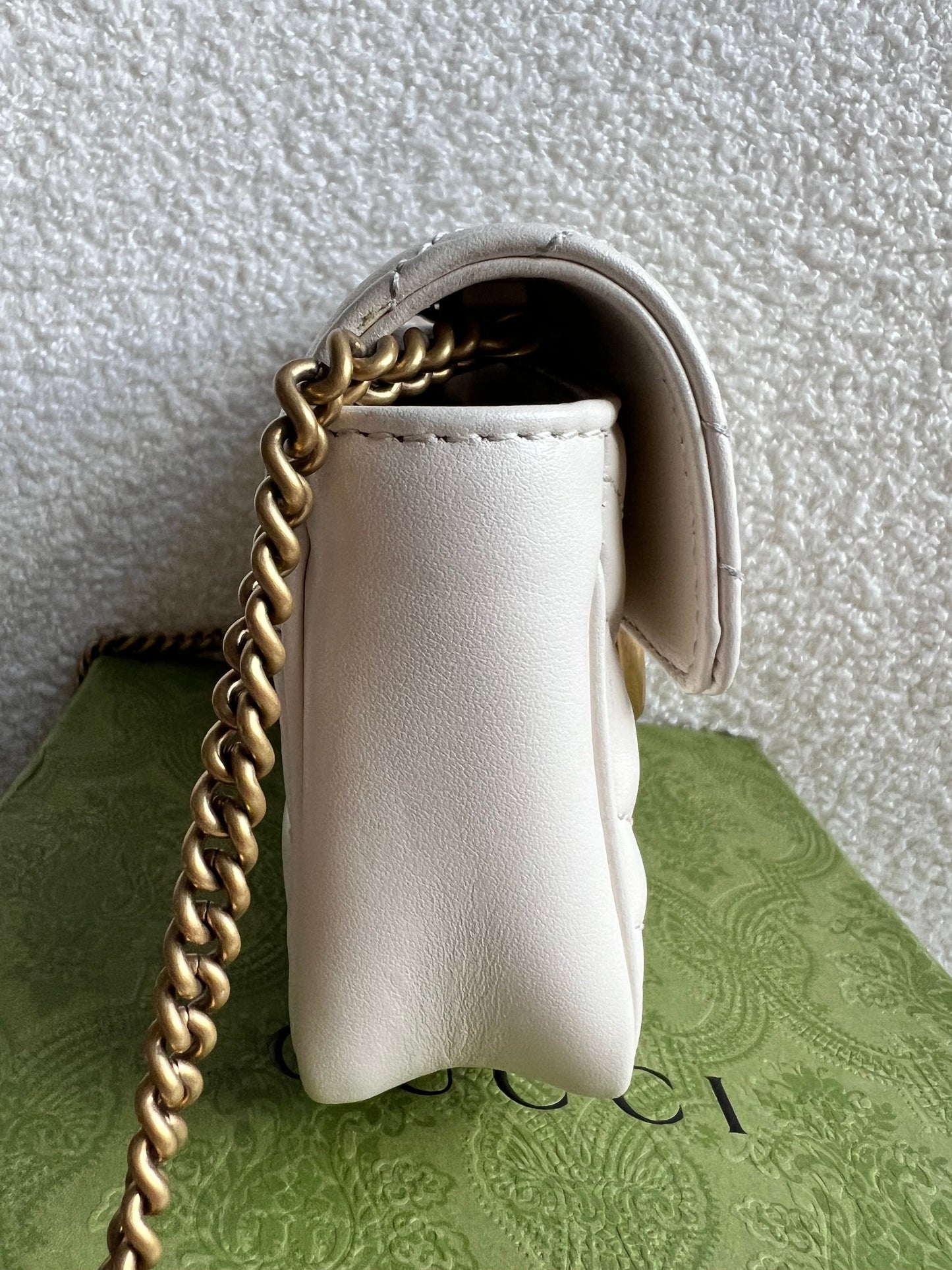 Gucci GG White Marmont Super Mini Shoulder Bag (RRP £985)