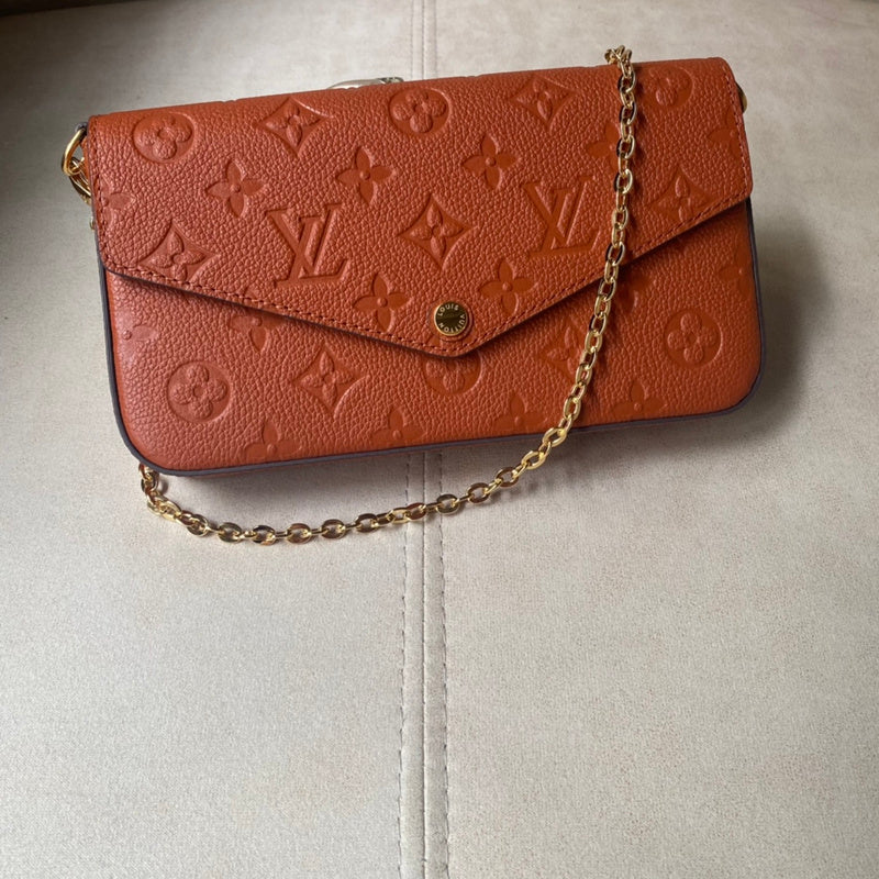 Alice Bags- Louis Vuittons  - 16376