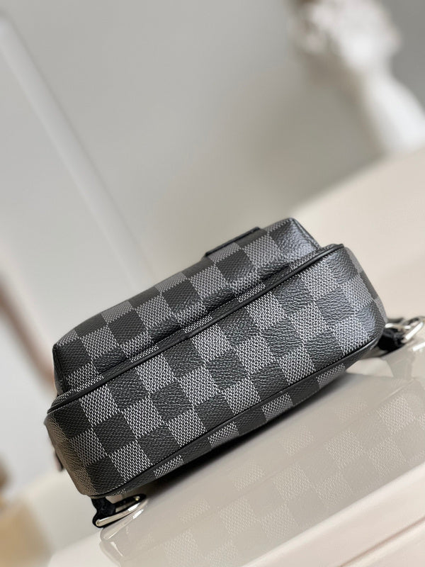 Alice Bags- Louis Vuittons  - 16265