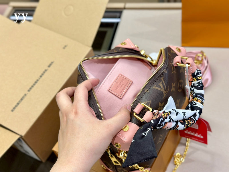 Alice bags - Louis Vuittons  - 14995