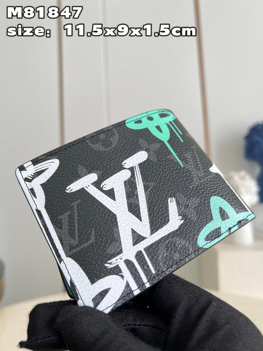 Alice Bags- Louis Vuittons  - 15983