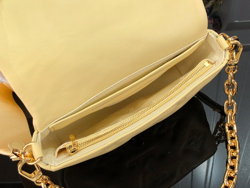 Alice Bags- Louis Vuittons  - 16736