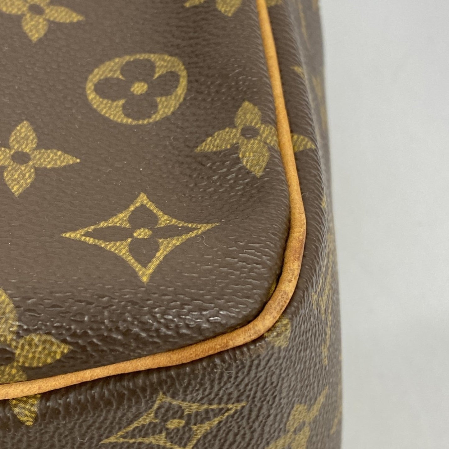 Louis Vuitton  Shoulder Bag