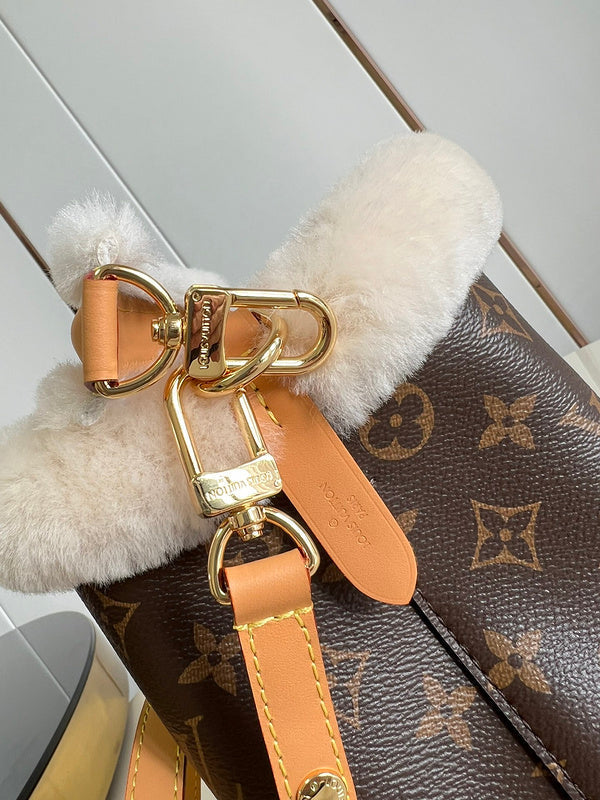 Alice Bags- Louis Vuittons  - 16127