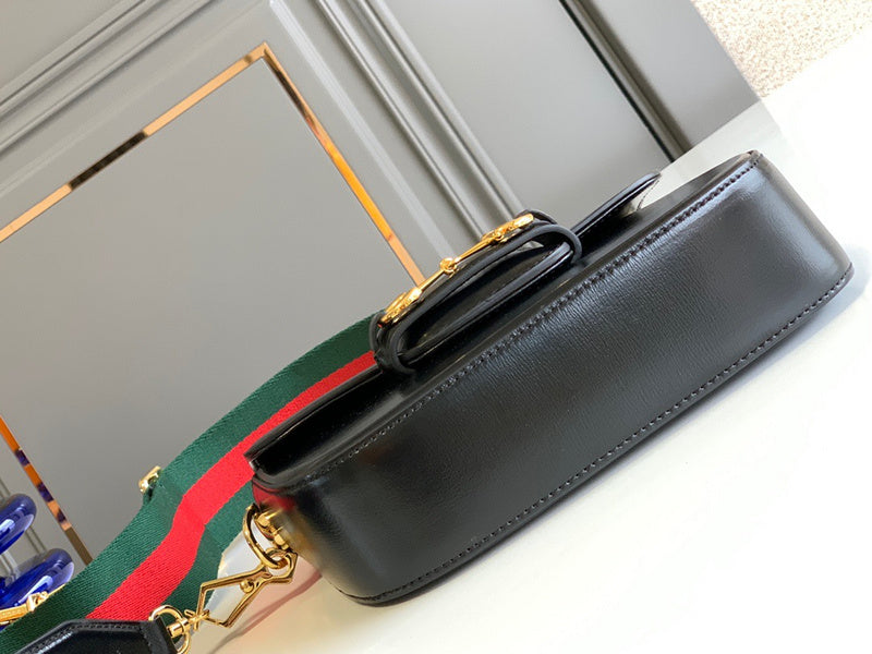 Gucci   Luxury Bags  1080