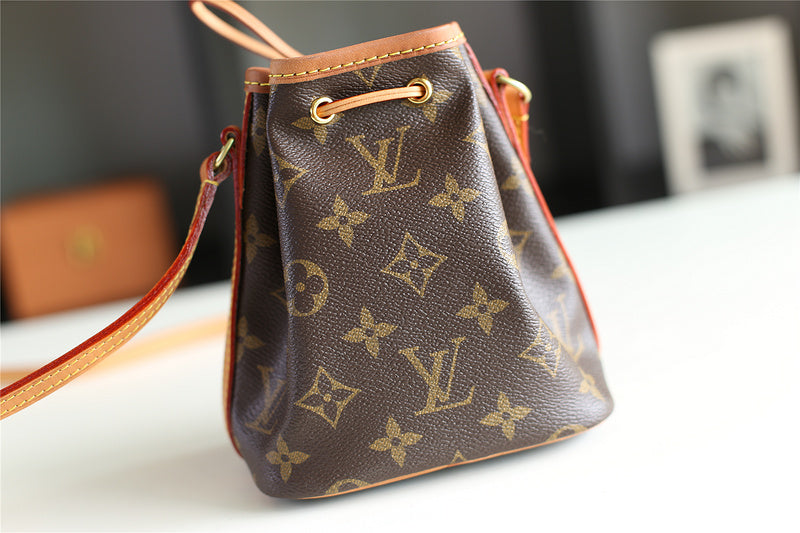 Alice bags - Louis Vuittons  - 9390