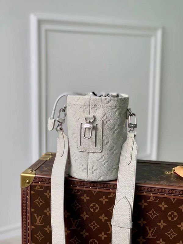 Alice Bags- Louis Vuittons  - 16320