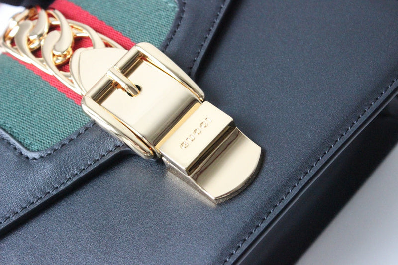 Gucci   Luxury Bags  1300