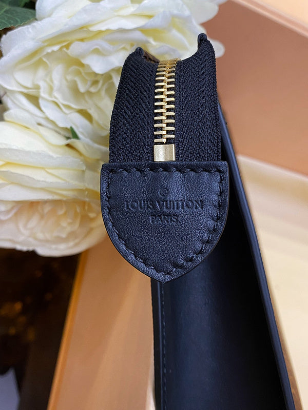 Alice  Bags- Louis Vuittons  - 16579
