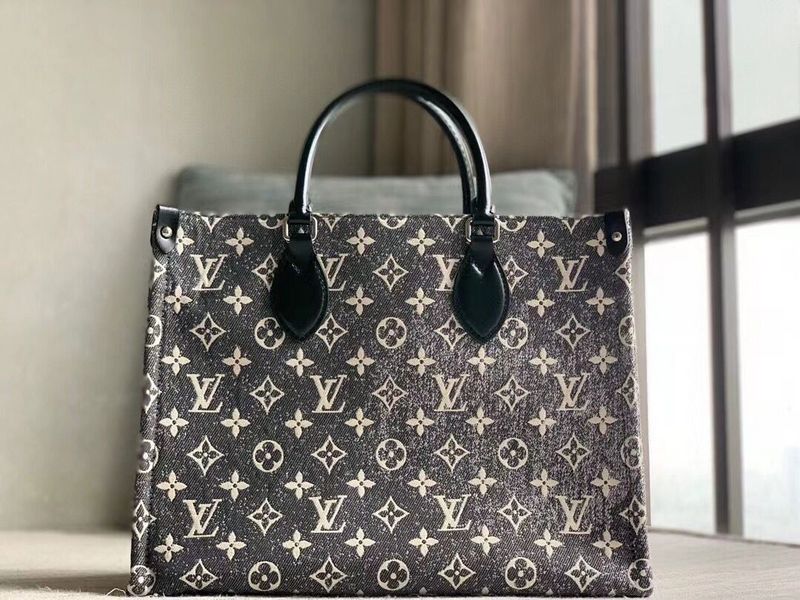 Alice Bags- Louis Vuittons  - 16022