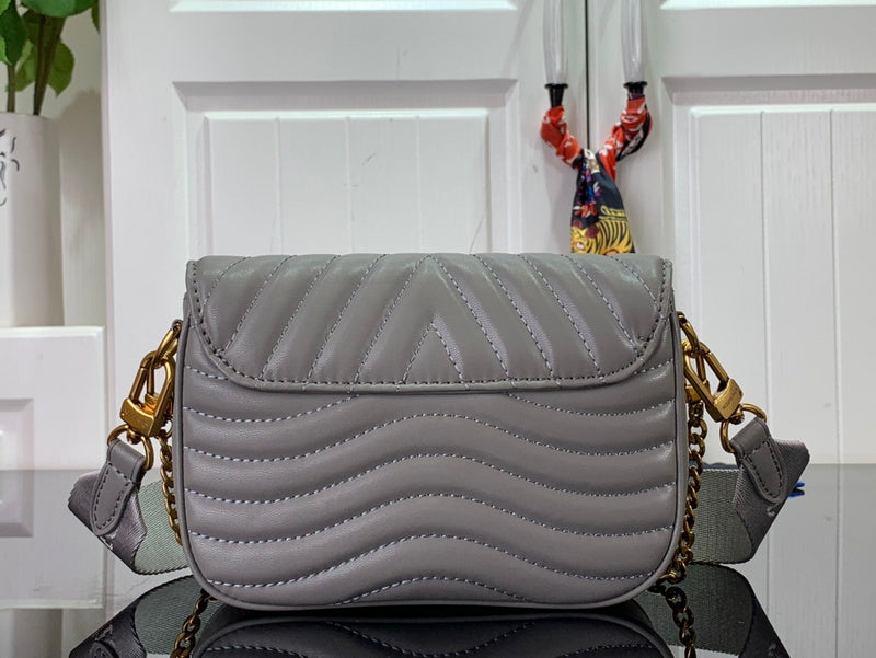 Alice Bags- Louis Vuittons  - 16433