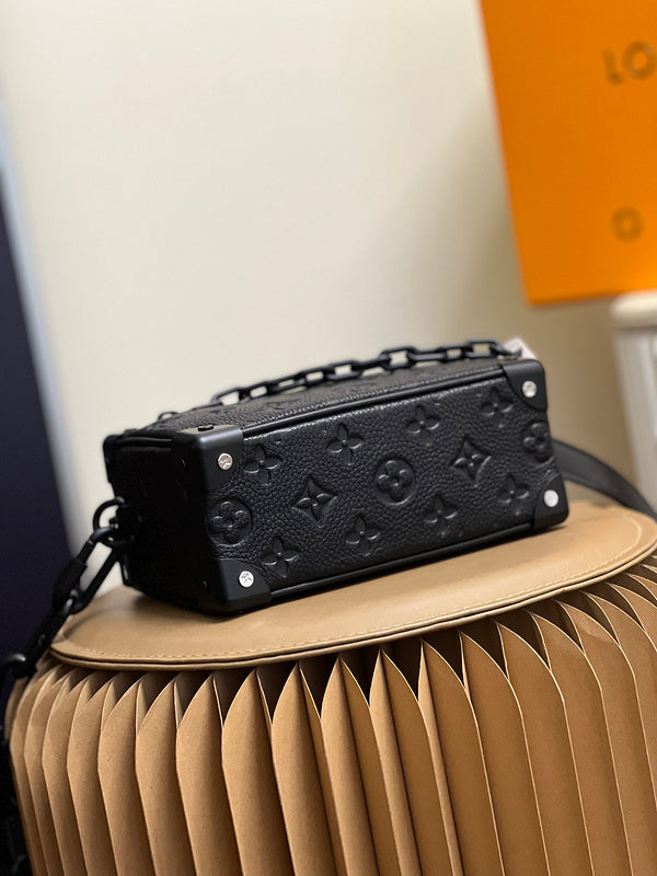 Alice Bags- Louis Vuittons  - 16136