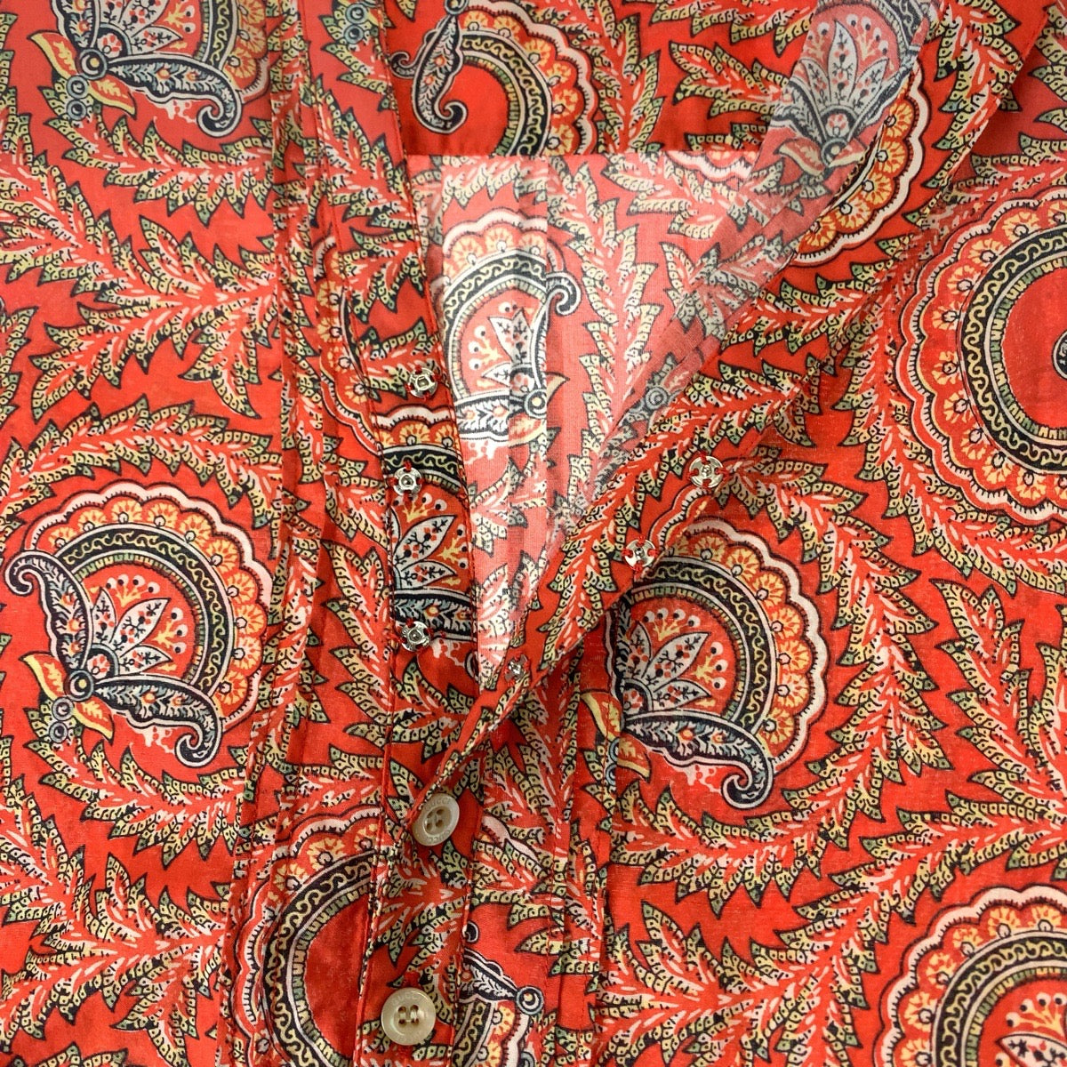 GUCCI Short sleeve shirt 654888 ZAGXJ cotton Red multicolor Short sleeve shirt cut and sew 21Stainless Steel Paisley total pattern mens 44 Used