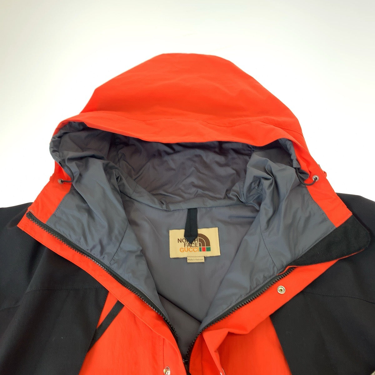 GUCCI Mountain Hoodie 663729 ZAHTZ Nylon Red Black Black Mountain Hoodie Windbreaker Nylon Jacket 1994 RETRO The north face collaboration mens S Used
