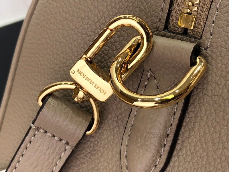 Alice Bags- Louis Vuittons  - 16405