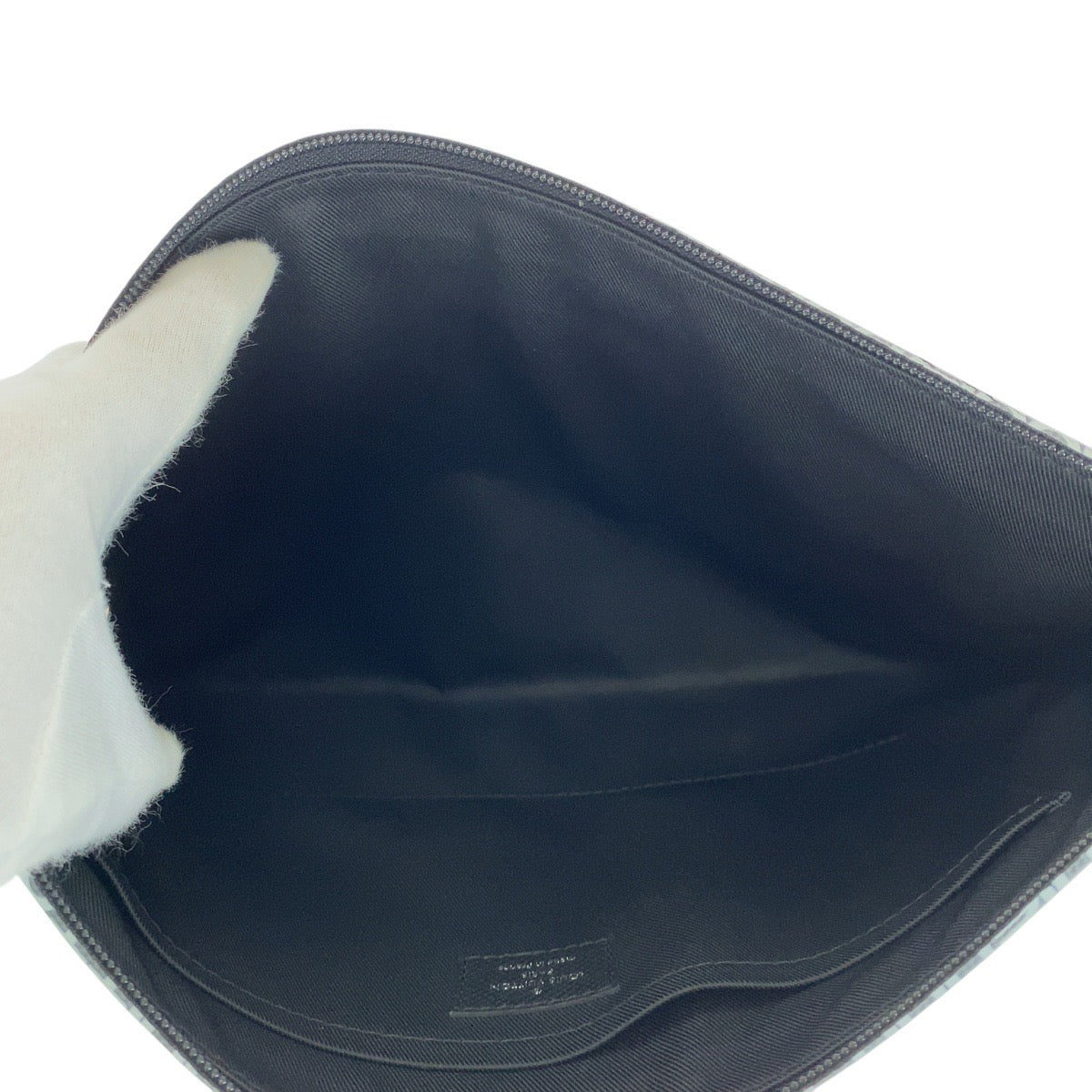 LOUIS VUITTON Clutch bag M30086 leather Black SilverMetal Clutch bag business bag Taiga Pochette Apollo mens Used