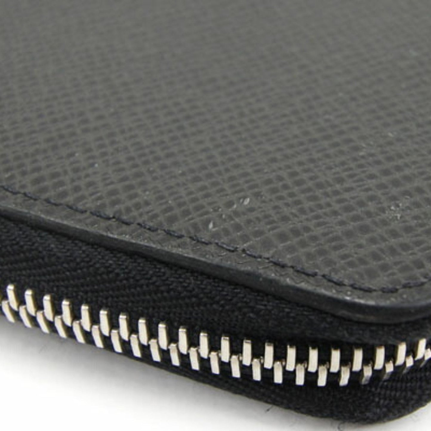 Louis Vuitton Black Leather Zippy Wallet Vertical wallet accessories