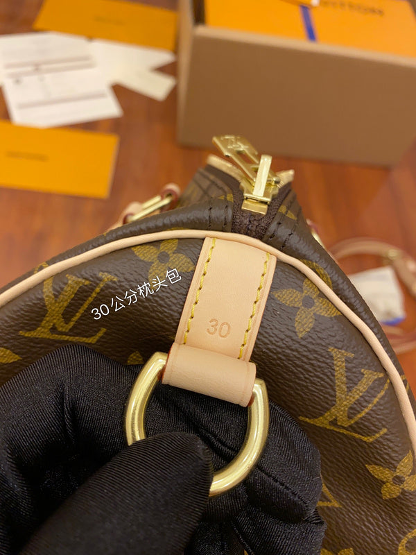 Alice Bags- Louis Vuittons  - 16195