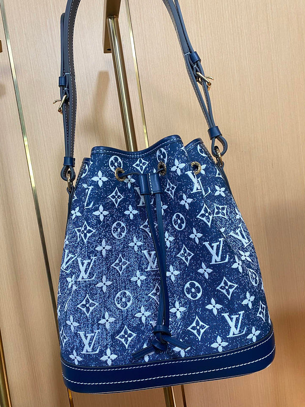 Alice Bags- Louis Vuittons  - 16718