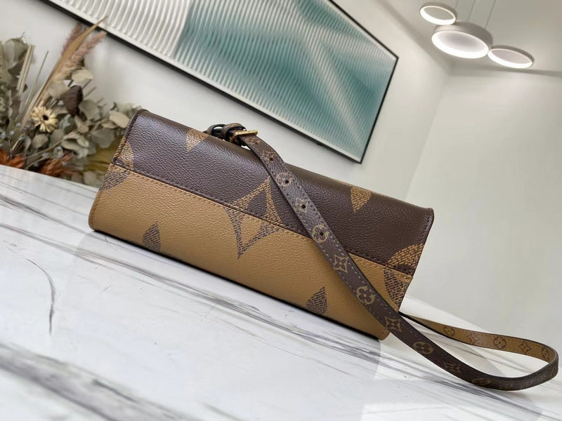 Alice Bags- Louis Vuittons  - 16567