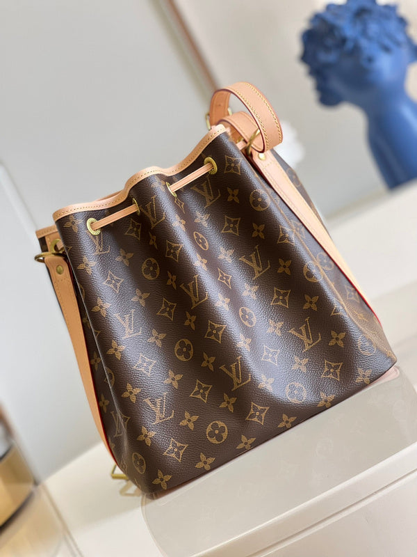 Alice Bags- Louis Vuittons  - 16203