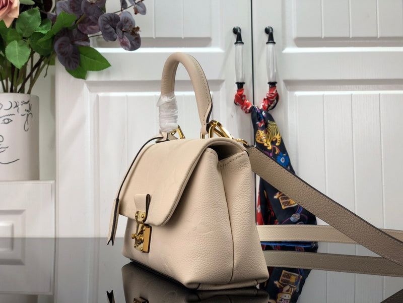 Alice Bags- Louis Vuittons  - 16726