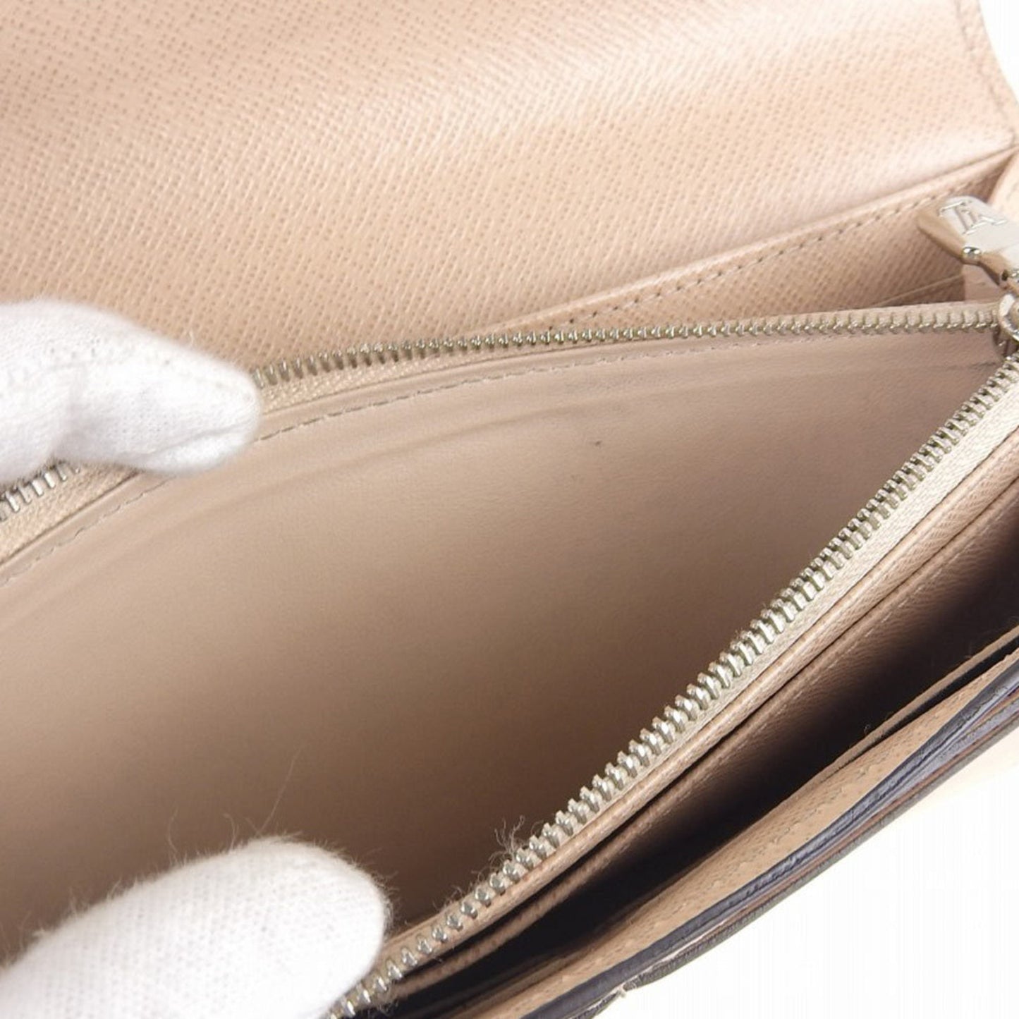 Louis Vuitton cream Leather Sarah wallet accessories