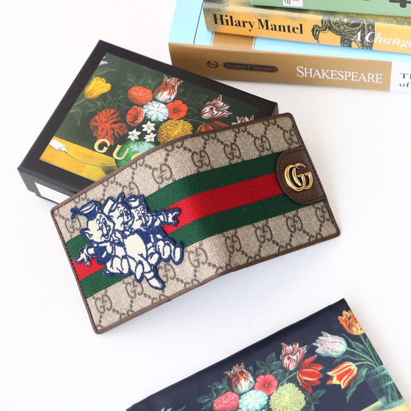Gucci   Luxury Bags  852