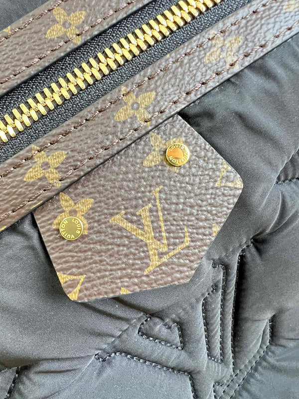 Alice Bags- Louis Vuittons  - 16106