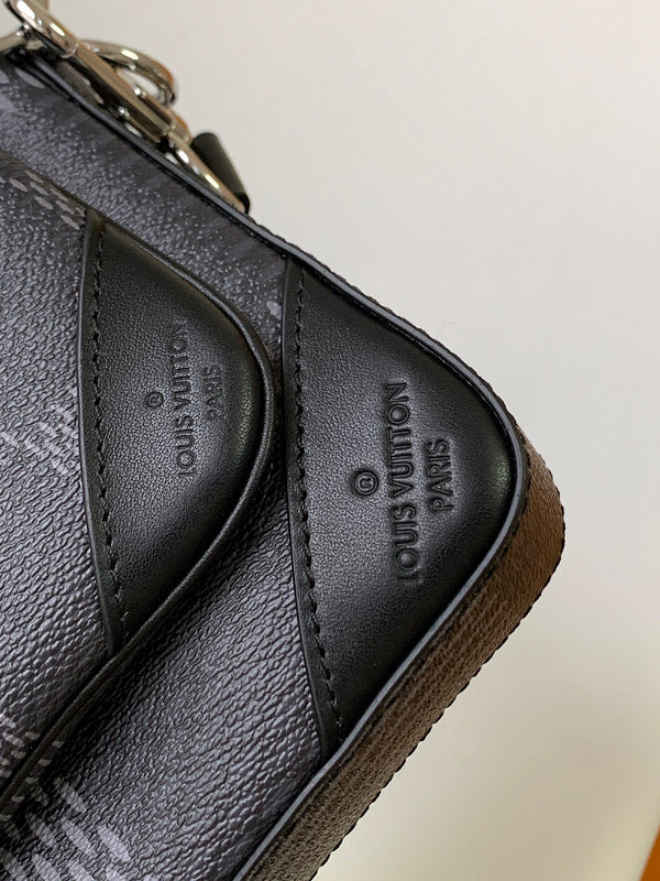 Alice Bags- Louis Vuittons  - 16581