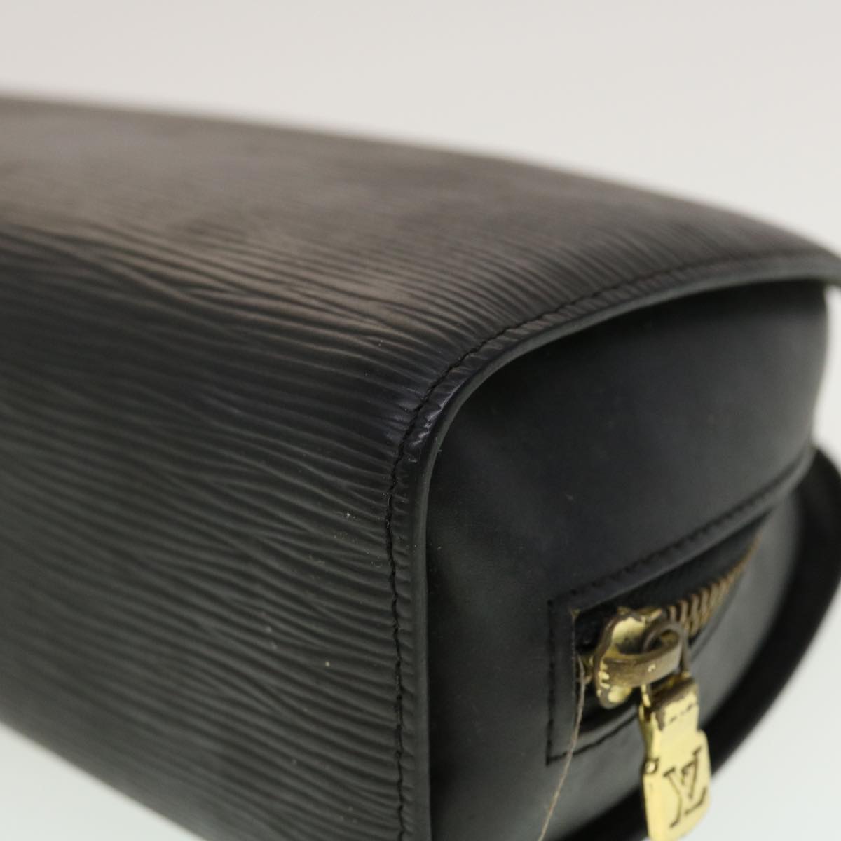 LOUIS VUITTON Epi Dauphine GM Pouch Black M48432 LV  45072