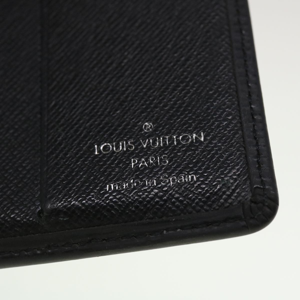 LOUIS VUITTON Epi Bifold Wallet Black LV  45100