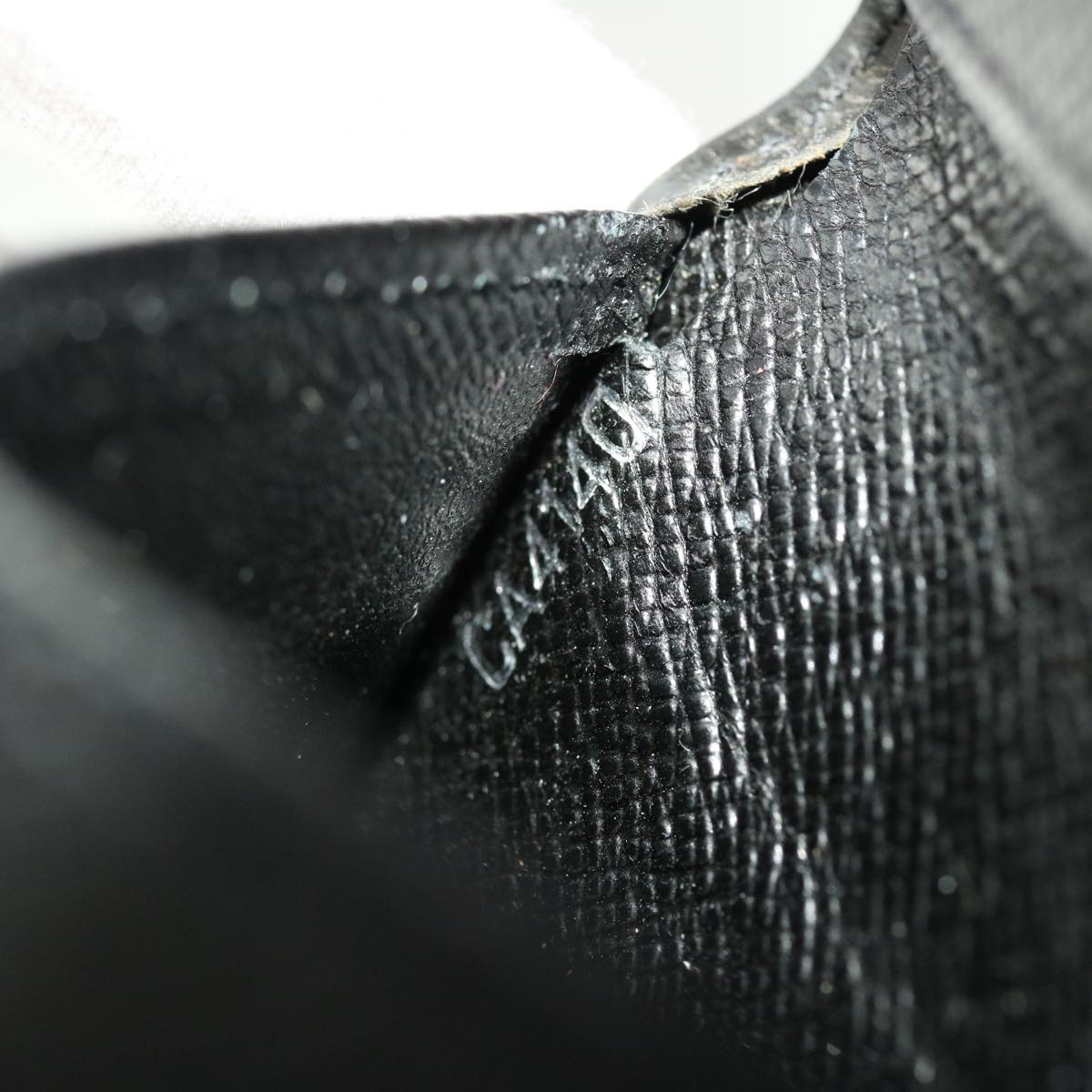 LOUIS VUITTON Epi Bifold Wallet Black LV  45100