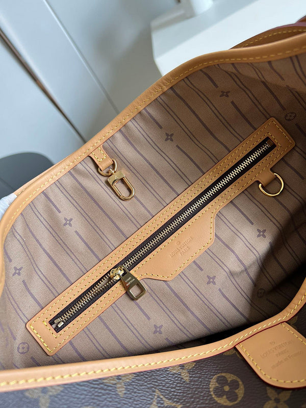 Alice Bags- Louis Vuittons  - 16264