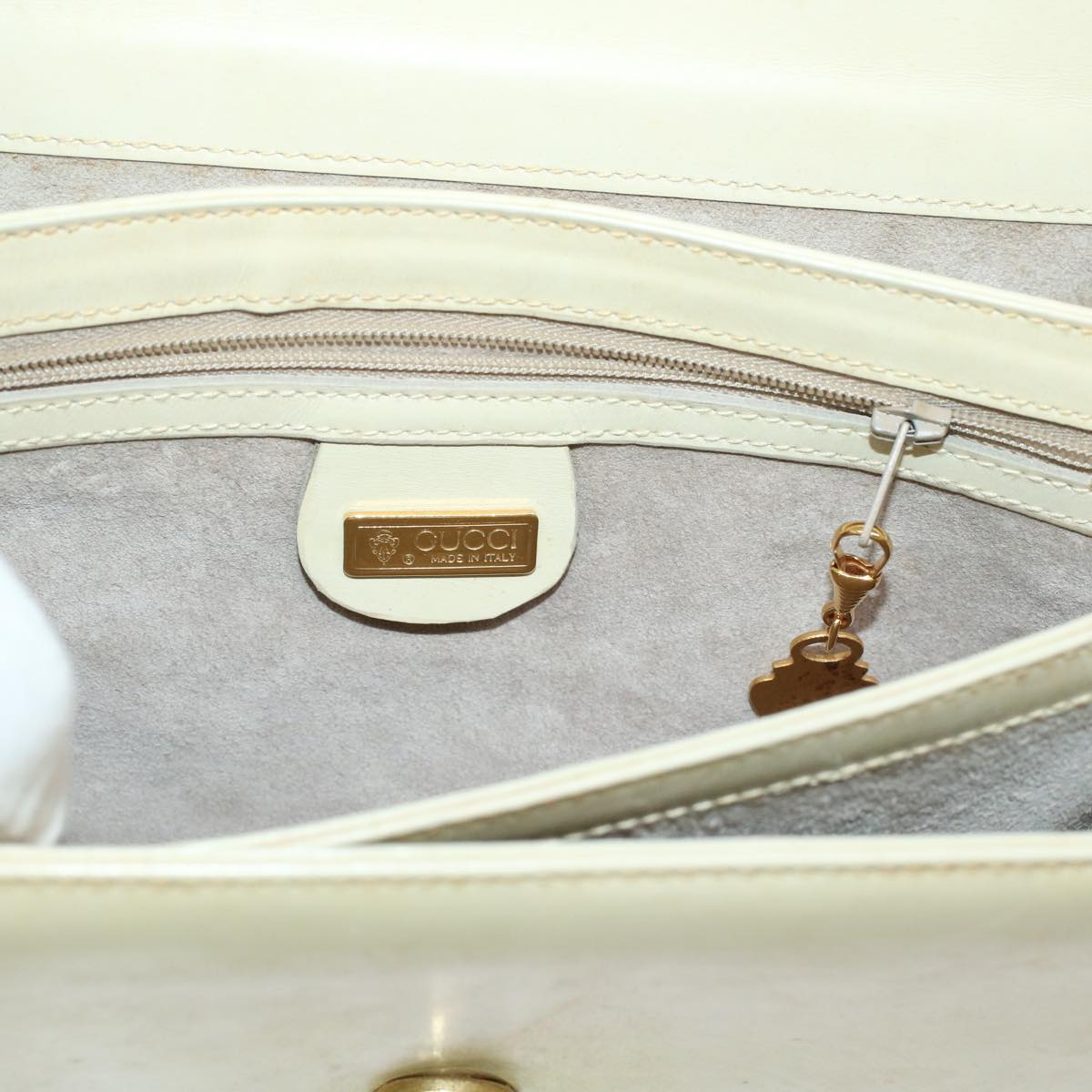 GUCCI Turn Lock Shoulder Bag Leather White 001.406.0587  45900