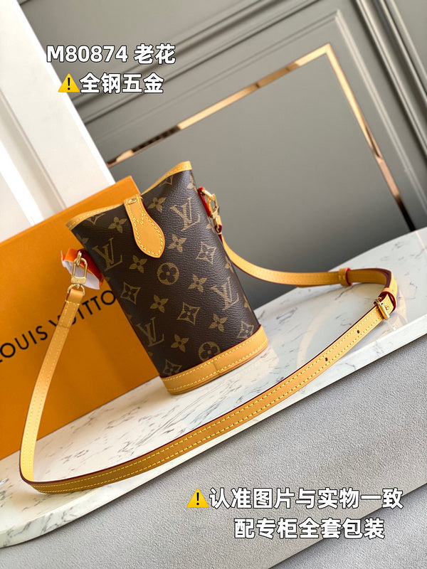Alice Bags- Louis Vuittons  - 15953